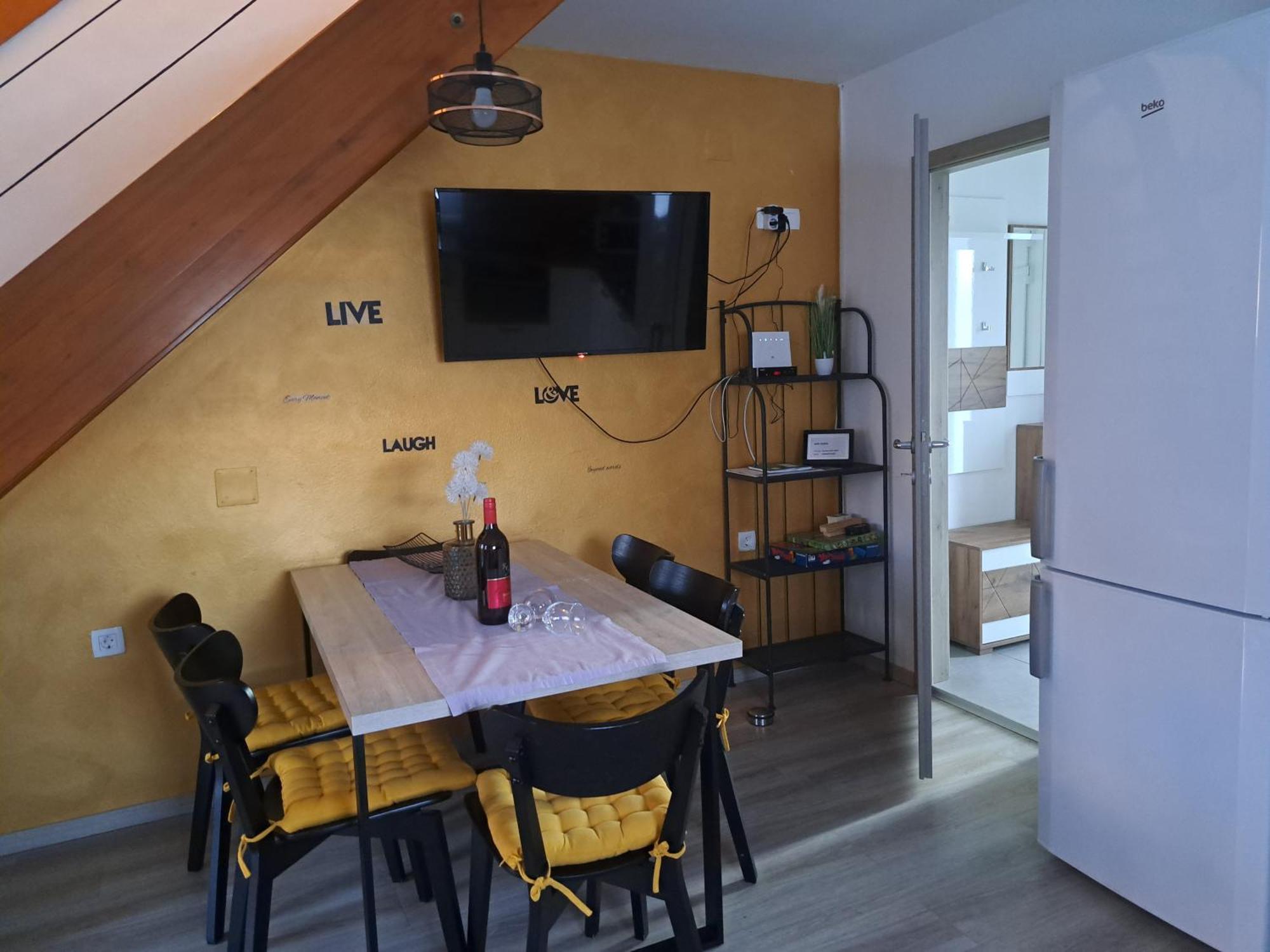 卡特兹奥布萨维Aparthouse Alfa1公寓式酒店 外观 照片
